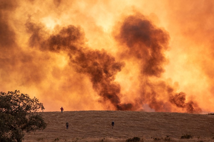 Evakuisano više od 2.400 ljudi zbog požara u Andaluziji