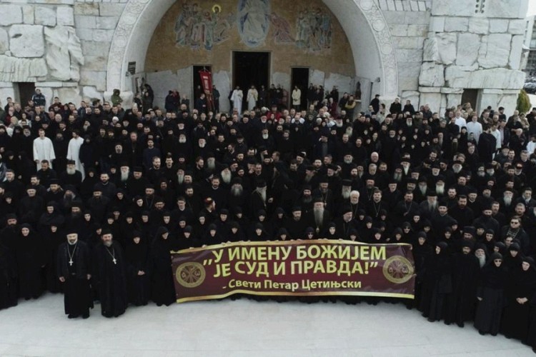 SPC u Crnoj Gori: Neće biti okupljanja ispred hramova