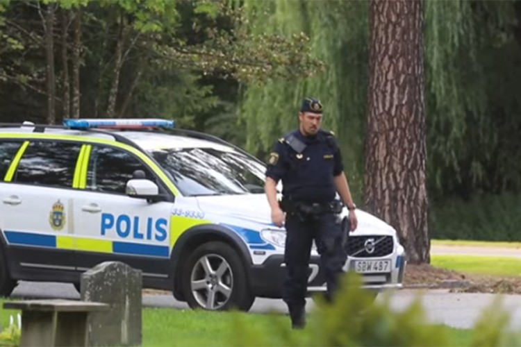 Užas u Švedskoj: Silovali dvojicu dječaka, pa ih žive zakopali
