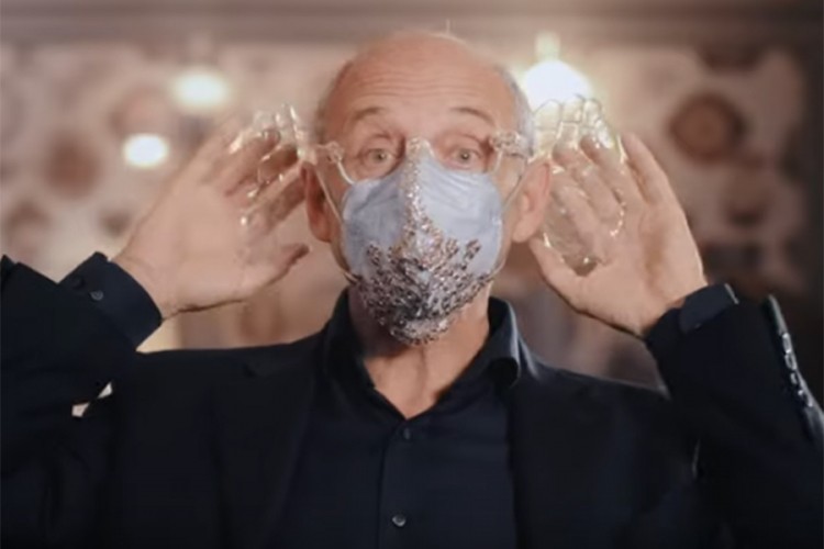Dirigent napravio zaštitne maske koje poboljšavaju akustiku