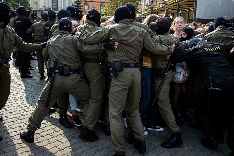 U Minsku privedeno više desetina demonstranata