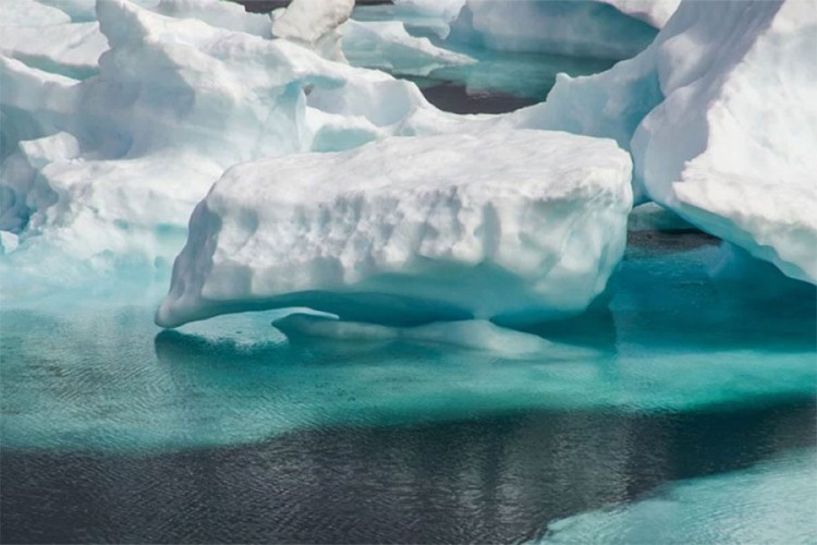 Odlomio se veliki komad leda na Grenlandu