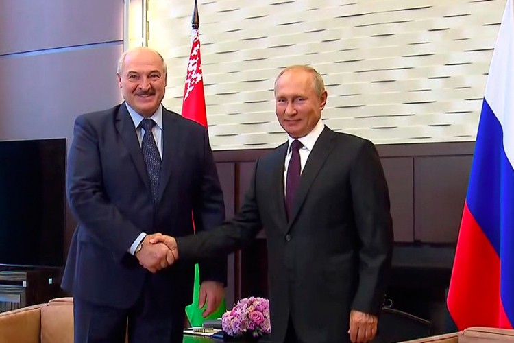 Lukašenko tražio oružje od Putina