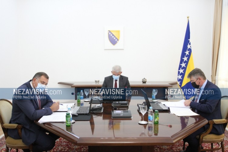 Komšić: Dodik predložio da BiH pristupi odmah "malom Šengenu"