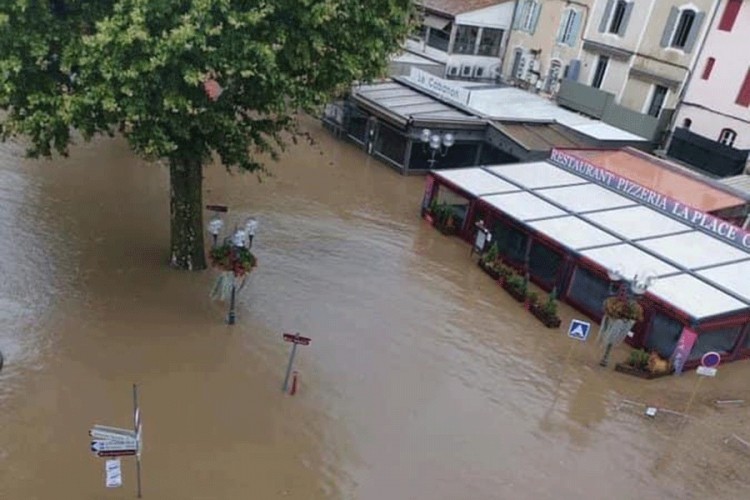 U poplavama u Francuskoj nestali žena i muškarac