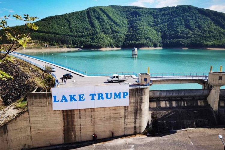 Grenel objavio slike Gazivoda uz natpis Jezero Tramp