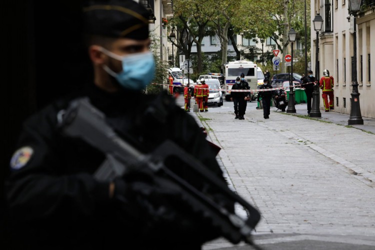 Napad kod bivšeg sjedišta "Šarli Ebdoa" okarakterisan kao teroristički