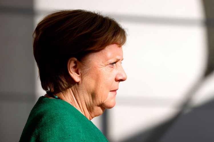 Merkelova najavljuje do 19.200 slučajeva zaraze dnevno