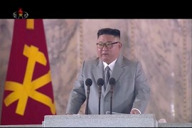 Kim Jong Un u suzama na paradi, izvinio se zbog "neuspjeha"