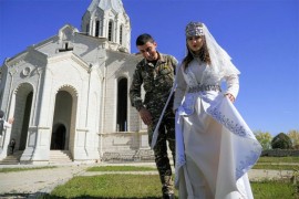 Jermenski vojnik se oženio u crkvi pa on i mlada poslali snažnu poruku
