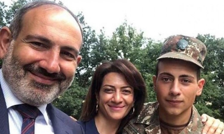 Žena jermenskog premijera ispraća sina u rat: Nema ništa plemenitije