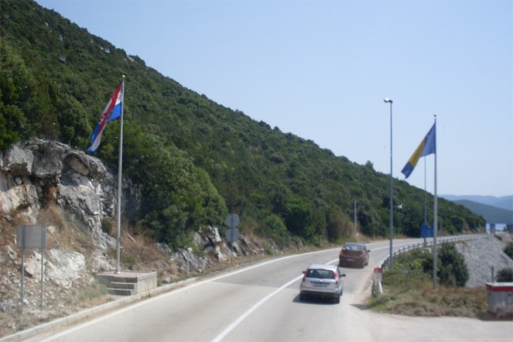 Otvaraju se pogranični prelazi između Hrvatske i BiH