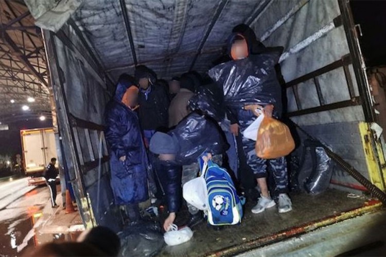 Mladići iz BiH u kamionu švercovali 36 migranata