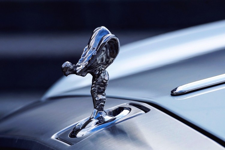 Prizor koji se ne viđa često: Rolls-Royce se zakucao u Lamborghini
