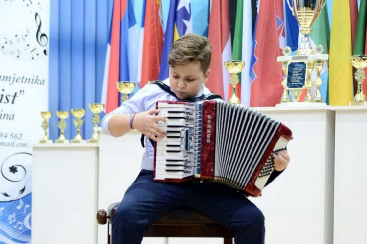 Desetogodišnji harmonikaš Đorđe Perić osvojio dvije zlatne medalje