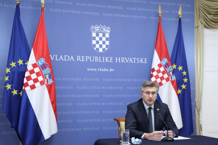 Predsjednik i premijer Hrvatske "zaratili"