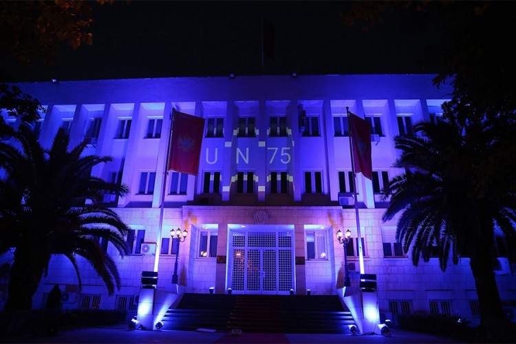 Zgrada predsjednika Crne Gore u bojama UN