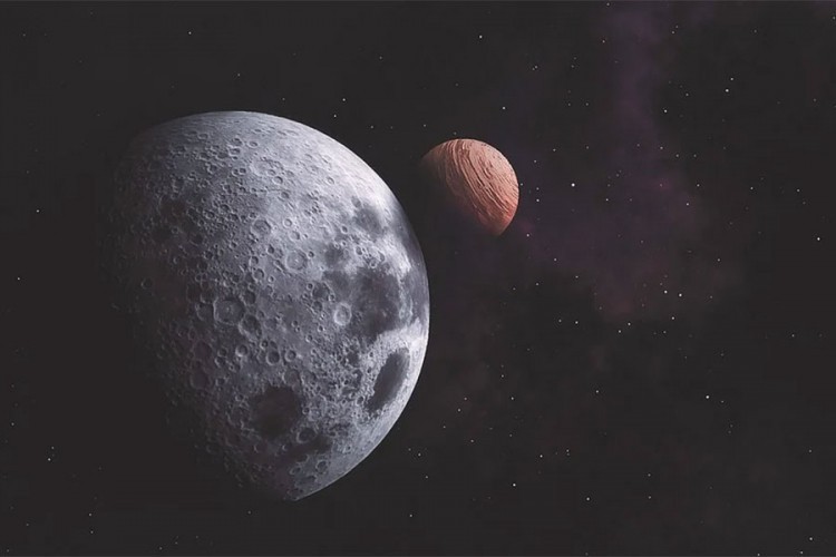 NASA: Na površini Mjeseca pronađena voda