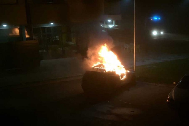 Izgorjelo vozilo u Doboju