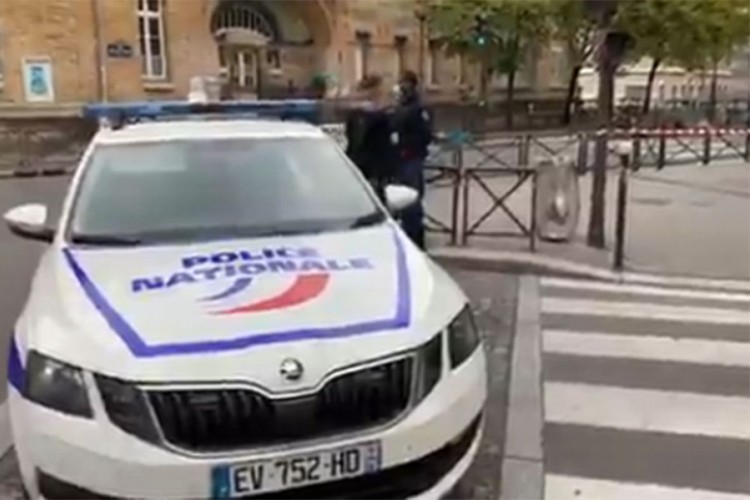 Pokušao napasti policajce nožem u Parizu