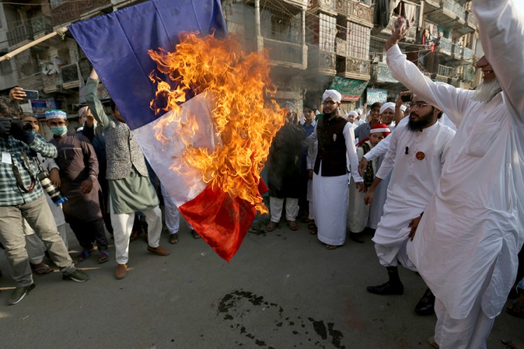 Protesti protiv Francuske u Pakistanu i Bangladešu