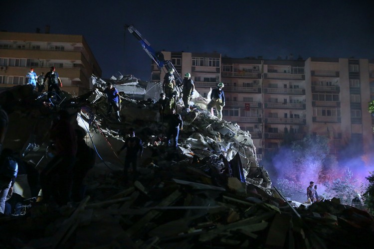 U zemljotresu u Turskoj poginulo 20 osoba, povrijeđeno više od 700