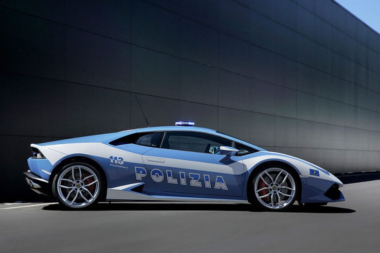 Policijski Lamborghini prevezao bubreg za transplantaciju