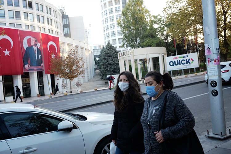 Turska zabranila pušenje na javnim mjestima zbog korone - Virus korona - Svijet