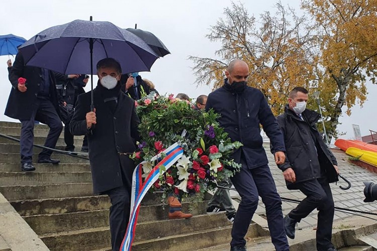 Milošević i Pupovac odali počast žrtvama Vukovara