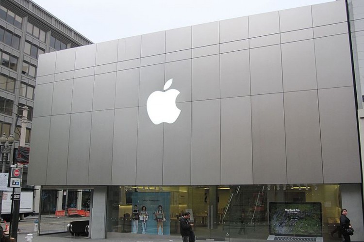 Usporavanje starijih iPhonea papreno će koštati Apple
