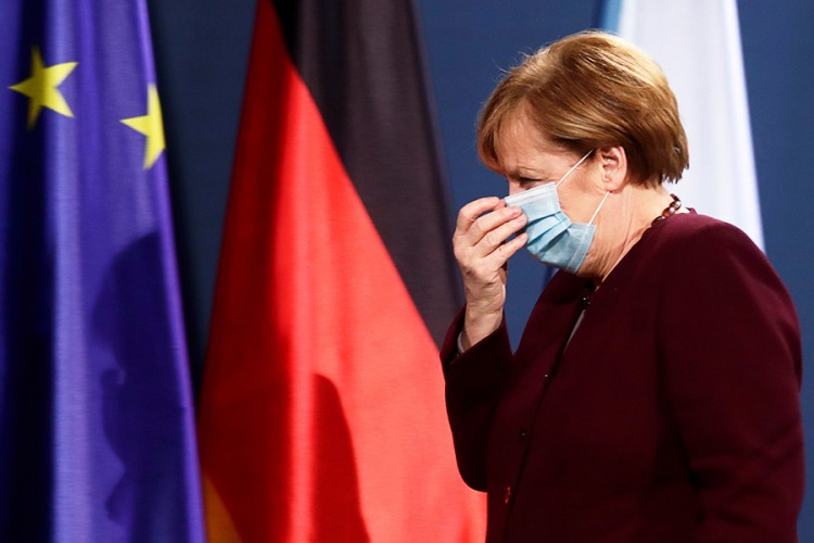 Merkel: Njemačka ulaže pola milijardi evra u Kovaks, nedostaje oko 5 milijardi