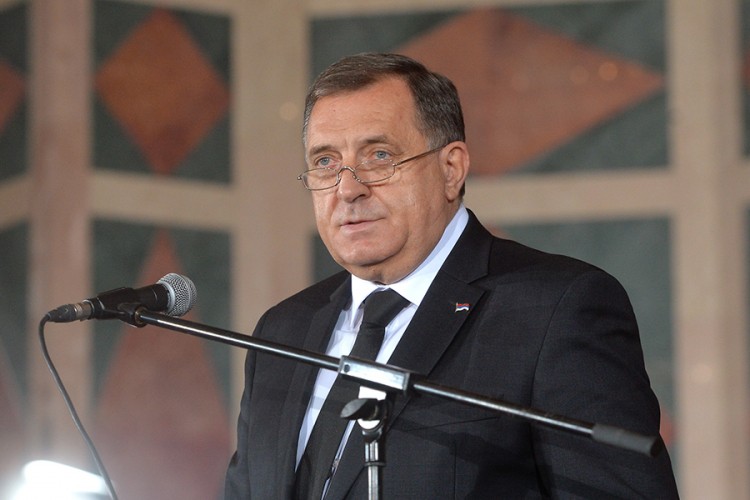 Dodik: Komunistički režim "šikanirao" sve što je bilo SPC u BiH