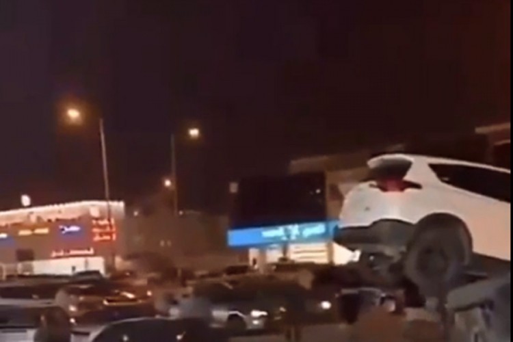 Snimak nesvakidašnje situacije na parkingu