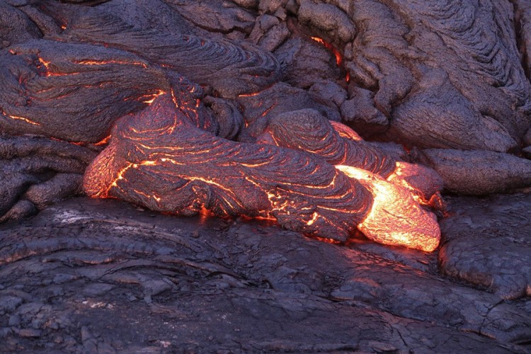 Naučnici otkrili čudesan novi mineral iskovan u grotlu vulkana