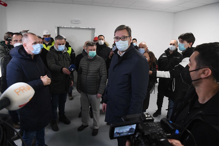 Vučić: Ponosan sam zbog gradnje kovid bolnice, testiraćemo mnogo više