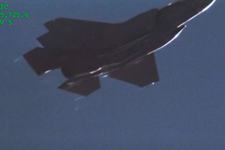 Objavljen snimak kako F35 baca najnoviju nuklearnu bombu