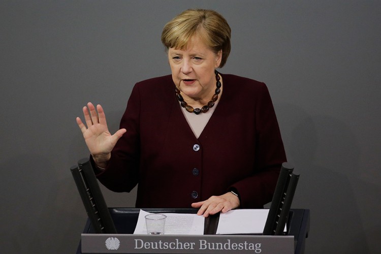 Merkel poručila građanima: Budite strpljivi, nazire se svjetlost