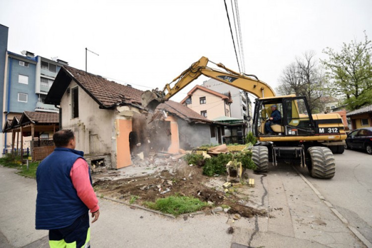 Srušeno 20 bespravno građenih objekata u Banjaluci