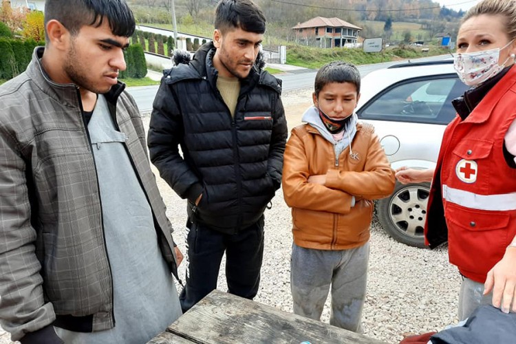 Maloljetni migranti biće izmješteni u Tuzlu