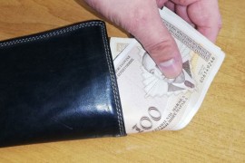 Prevarant u Prijedoru "pozajmljuje" novac lažno se predstavljajući