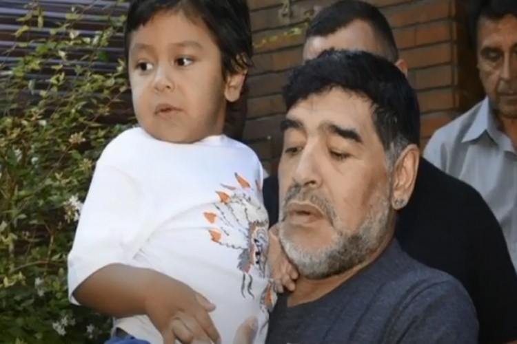 Maradona par sati prije smrti poslao poruku očuhu njegovog sina