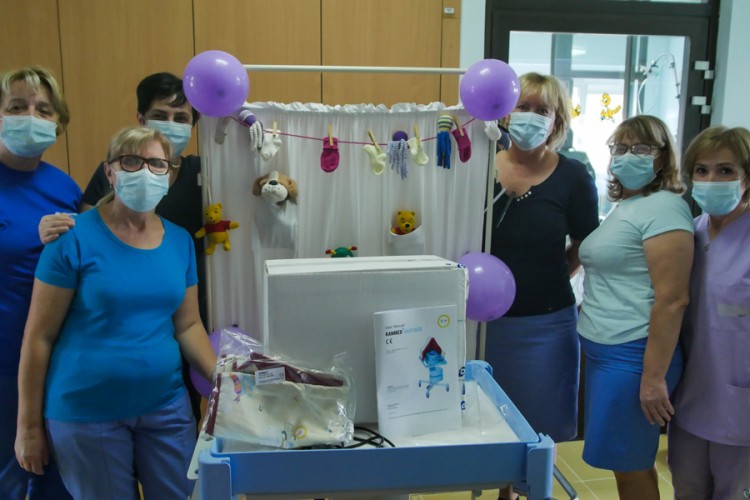 Coca-Cola u BiH uručila donacije za njegu prijevremeno rođenih beba