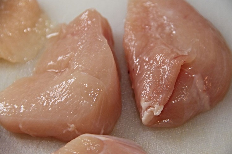 Singapur odobrio prodaju piletine uzgojene u laboratoriju