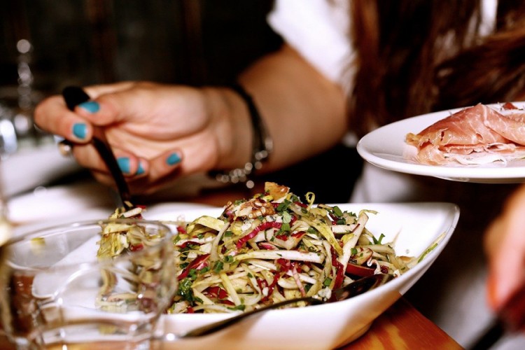 Koliko hrane gosti restorana u Srbiji ostave na tanjiru