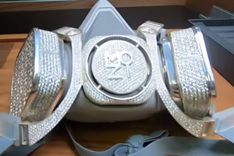 Rusi napravili masku od dijamanata i bijelog zlata, vrijedi bogatstvo