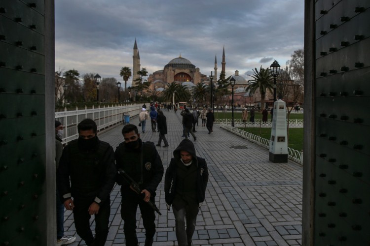 U Turskoj počinje četvorodnevni lokdaun, najrestriktivnije mjere dosad
