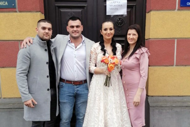 U Kostajnici održano prvo vjenčanje nakon zemljotresa
