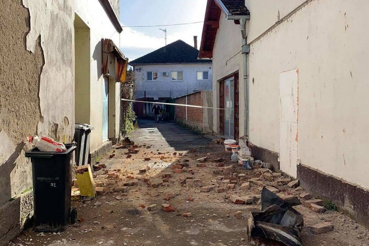 Zemljotres oštetio oko 1.400 objekata u RS