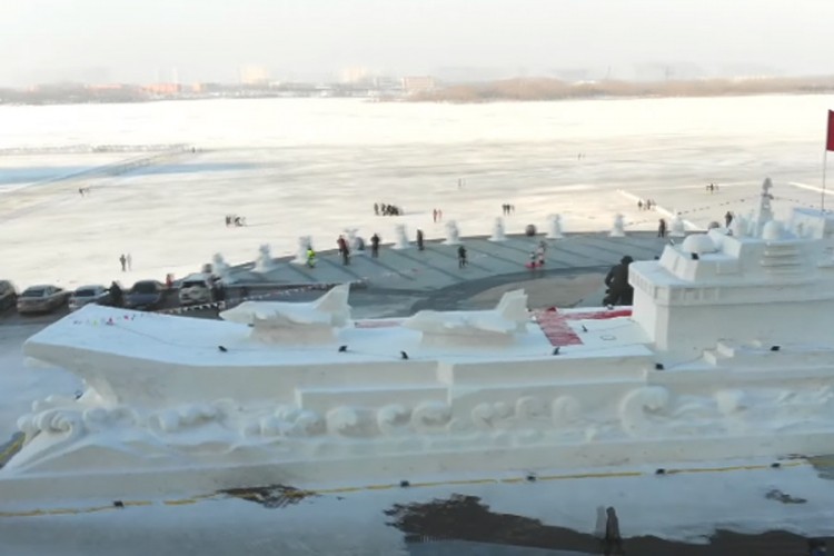 Kinezi napravili nosač aviona od snijega