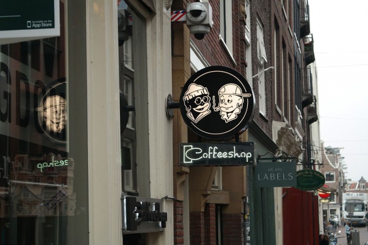 "Kanabis turizmu" u Amsterdamu dolazi kraj, džoint samo za Holanđane